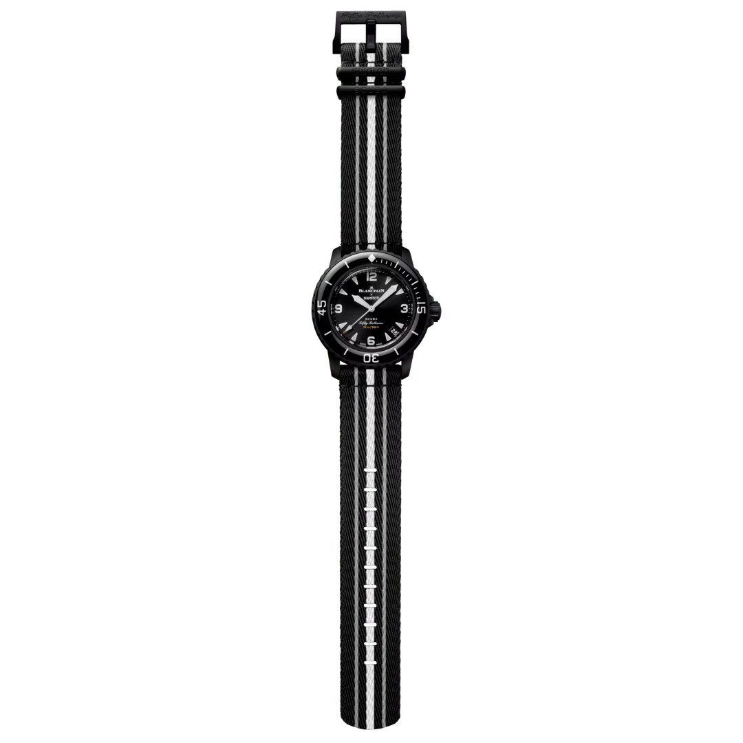Salam Luxury SO35B400 front vertical layout highlighting the complete timepiece design.