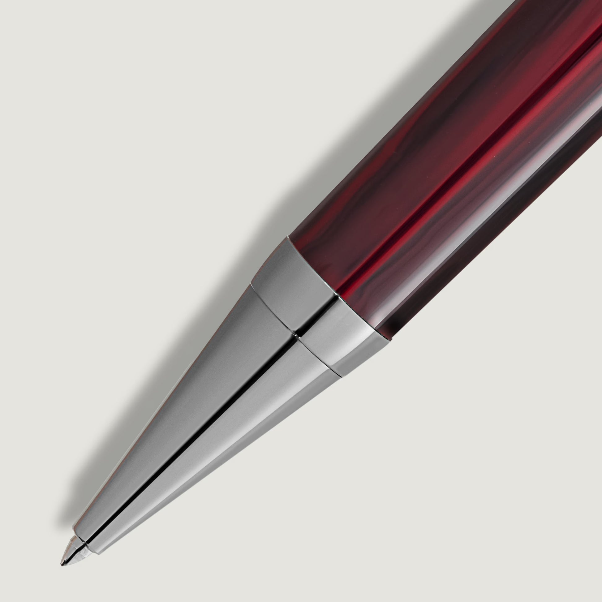Detailed view of the platinum-plated front section and unique barrel details of the Bram Stoker edition pen from Salam Luxury.